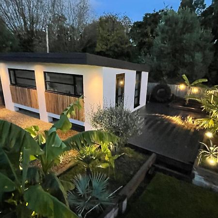 River Guest House With Jacuzzi Fire And Boat Hire Staines-upon-Thames Екстериор снимка