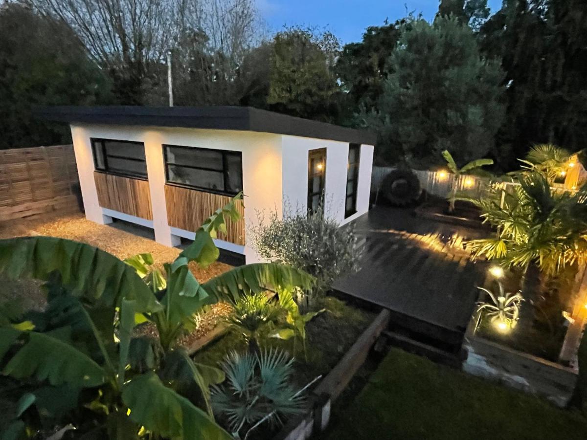 River Guest House With Jacuzzi Fire And Boat Hire Staines-upon-Thames Екстериор снимка
