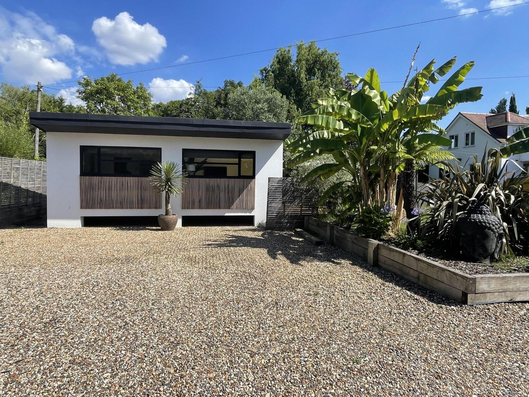 River Guest House With Jacuzzi Fire And Boat Hire Staines-upon-Thames Екстериор снимка